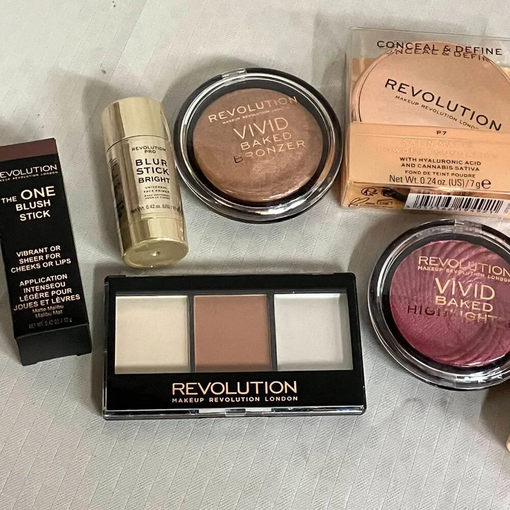 Revolution Makeup Lot Of 10 Concealers Blush Highlighter Bronze Eyeshadow & More